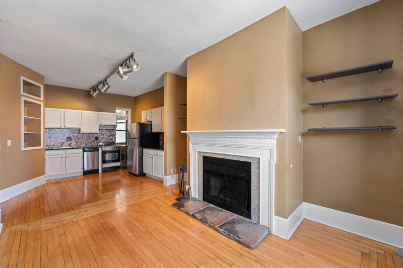 609 S 9th St #8, Minneapolis, MN 55404