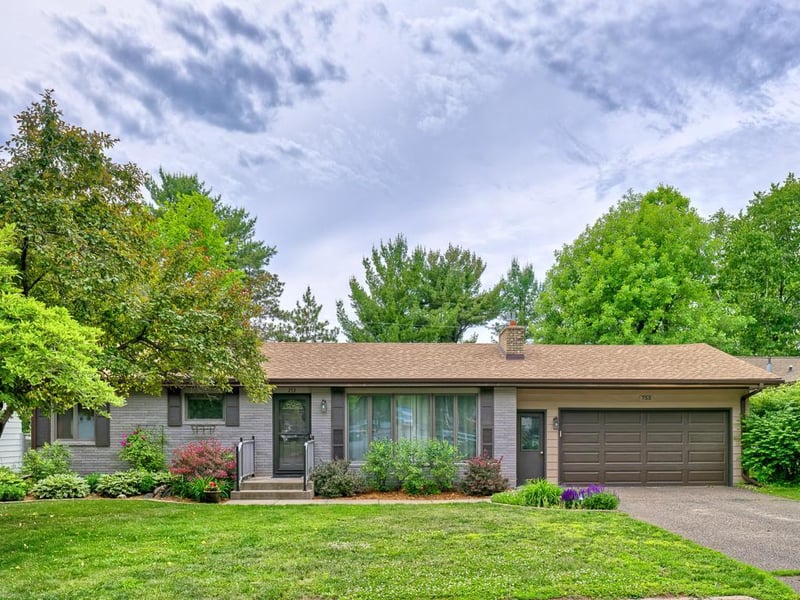 753 Valley View Dr, River Falls, WI 54022