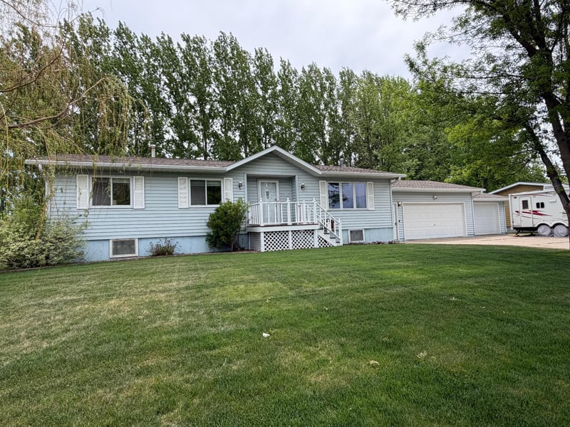 716 Main Ave S, Roseau, MN 56751