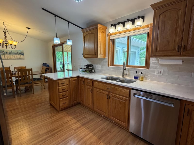 716 Main Ave S, Roseau, MN 56751