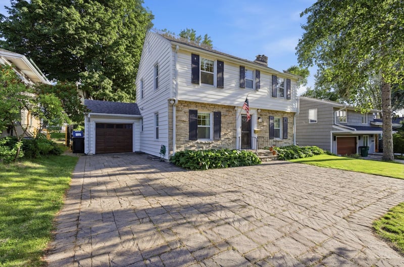 5225 Interlachen Blvd, Edina, MN 55436