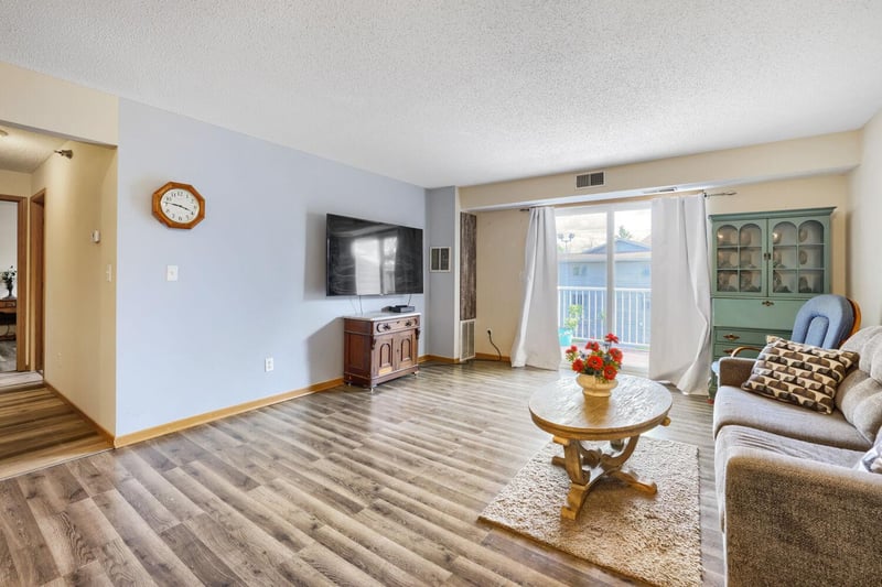 880 Lyn Way #304, Hastings, MN 55033