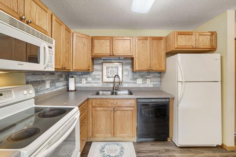 880 Lyn Way #304, Hastings, MN 55033