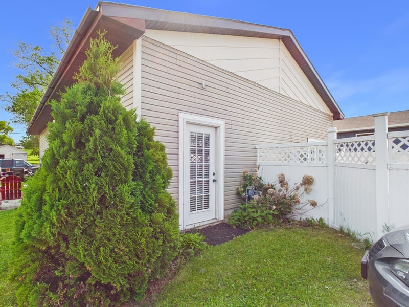 704 Getty St S, Sauk Centre, MN 56378