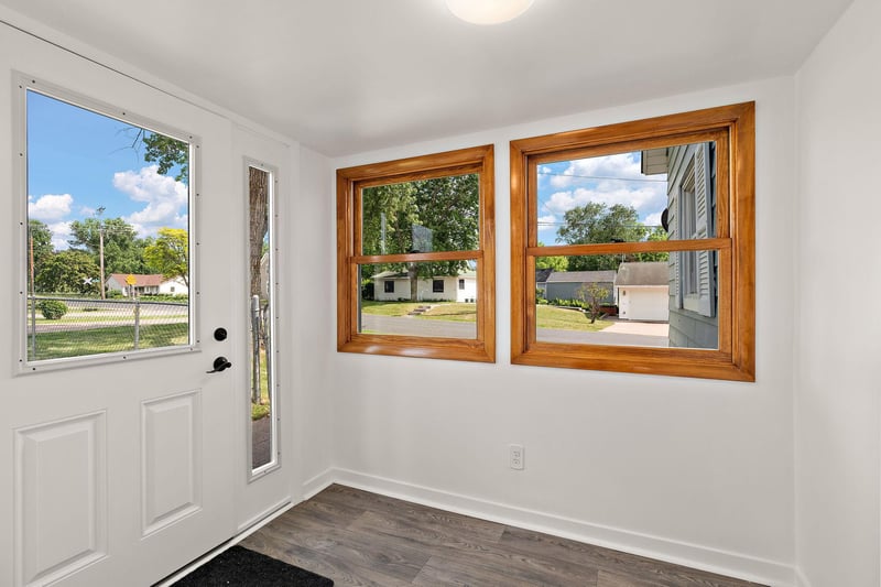 387 2nd St S, Bayport, MN 55003