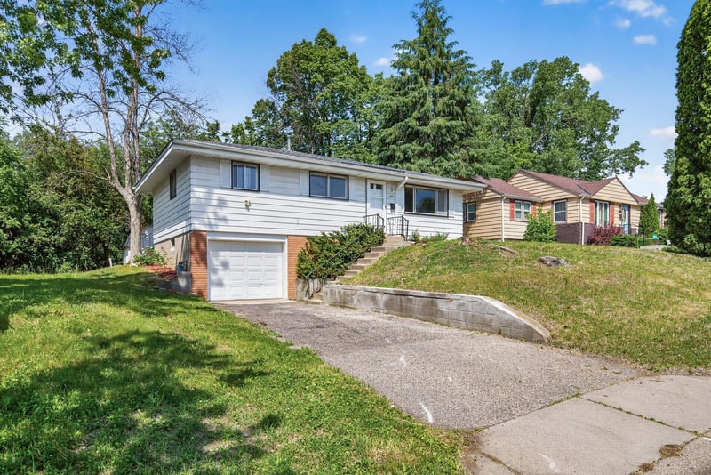 3211 Indiana Ave N, Robbinsdale, MN 55422