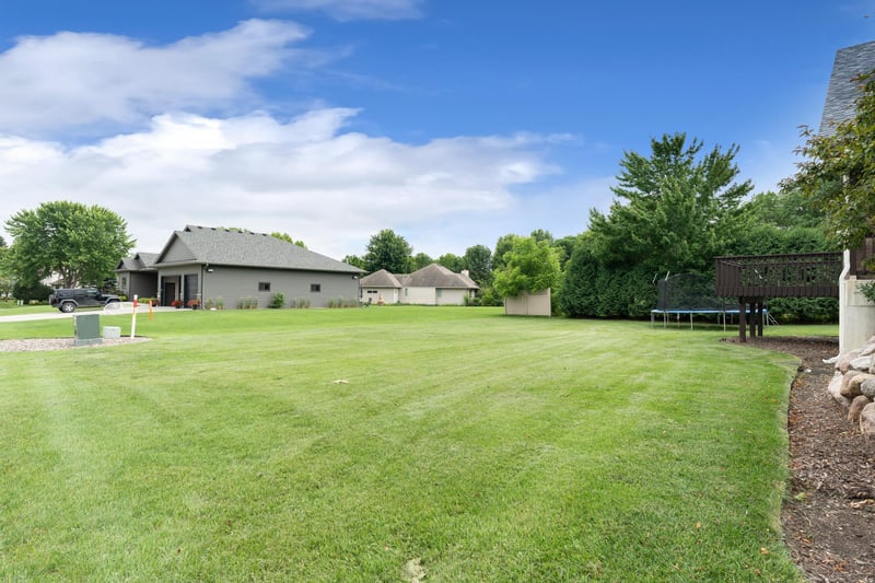 1845 Paulis Dr, Faribault, MN 55021