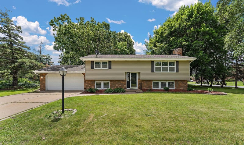 9311 47th Ave N, New Hope, MN 55428