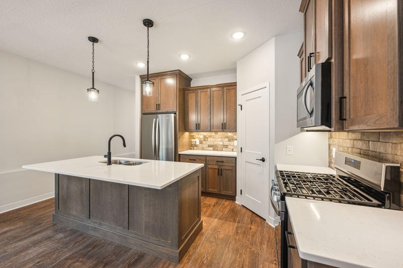 150 Morning Dr, Mayer, MN 55360