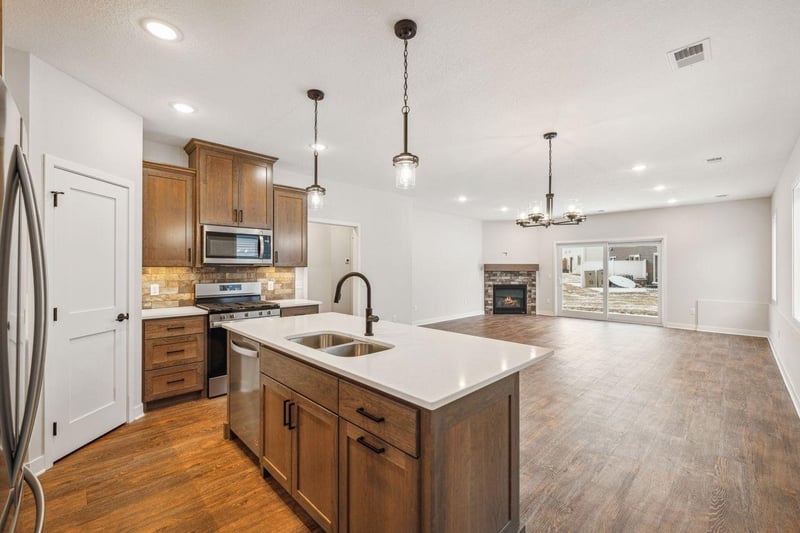 150 Morning Dr, Mayer, MN 55360