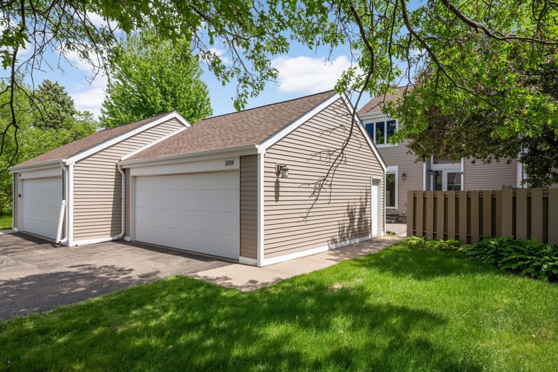 1159 Edgcumbe Rd, Saint Paul, MN 55105