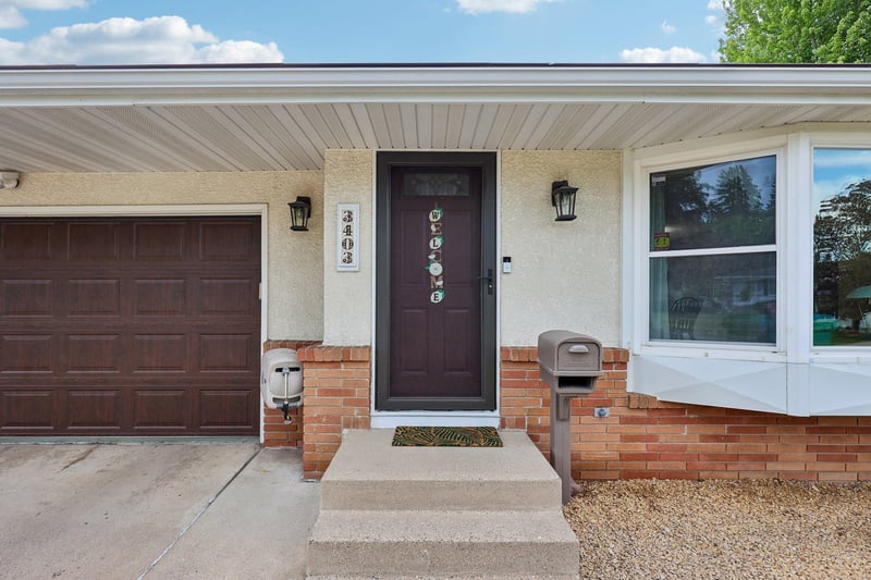 3403 71st St E, Inver Grove Heights, MN 55076