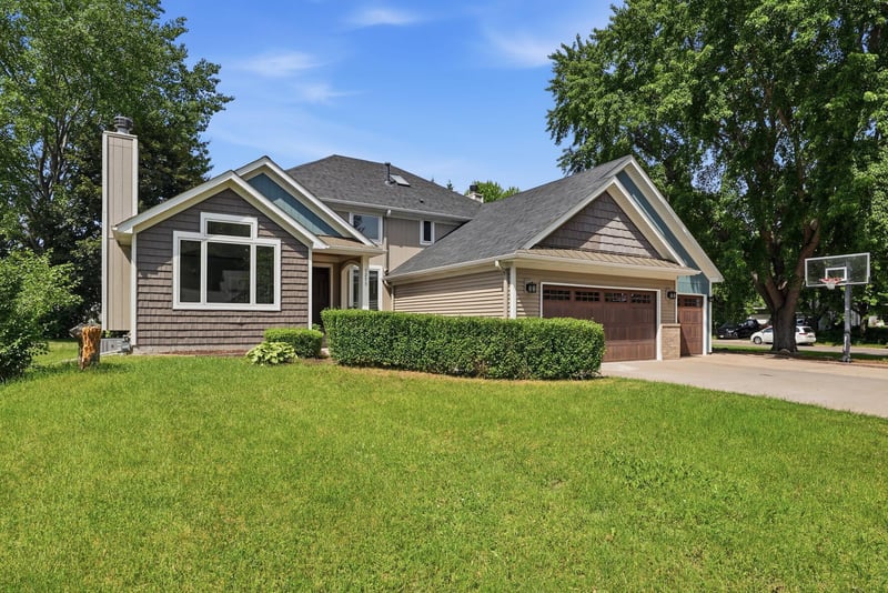 7273 Stagecoach Trl, Lino Lakes, MN 55014
