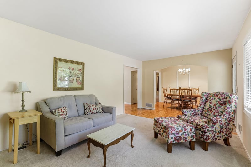8303 Red Oak Dr, Mounds View, MN 55112