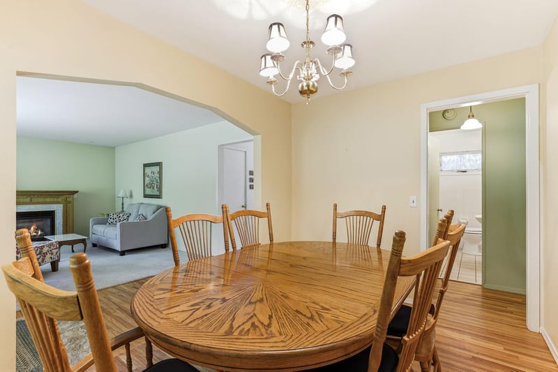 8303 Red Oak Dr, Mounds View, MN 55112