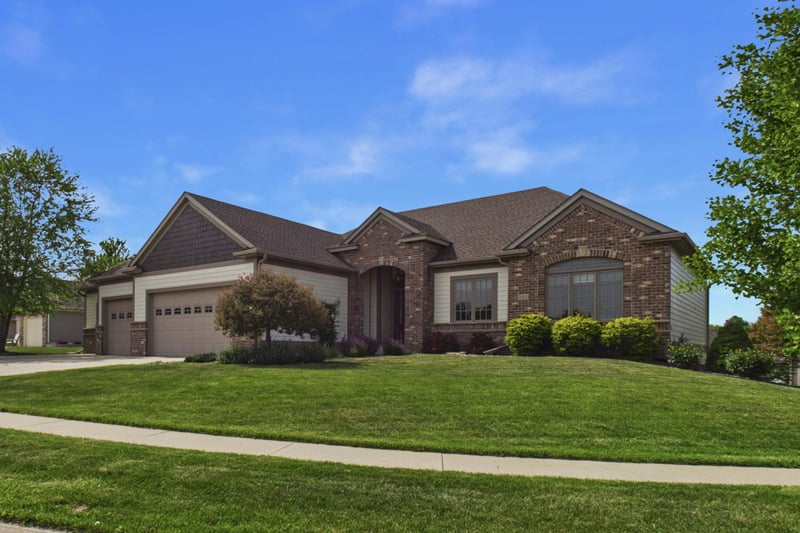 1545 Century Knoll Ln NE, Rochester, MN 55906