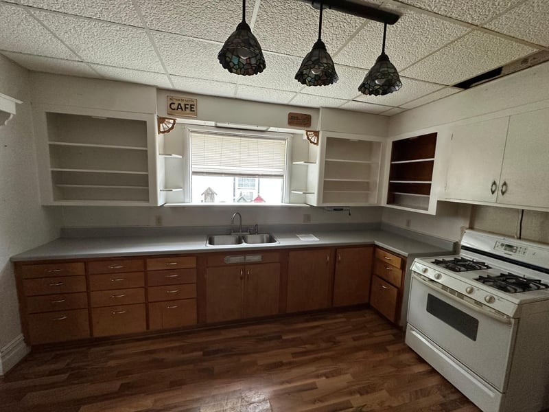 815 Main Ave N, Thief River Falls, MN 56701