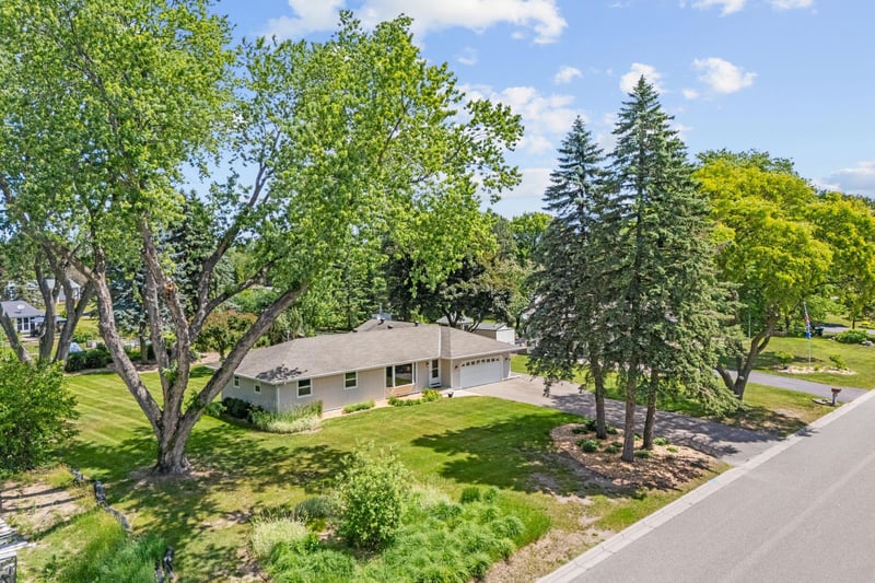 15700 5th Ave N, Plymouth, MN 55447