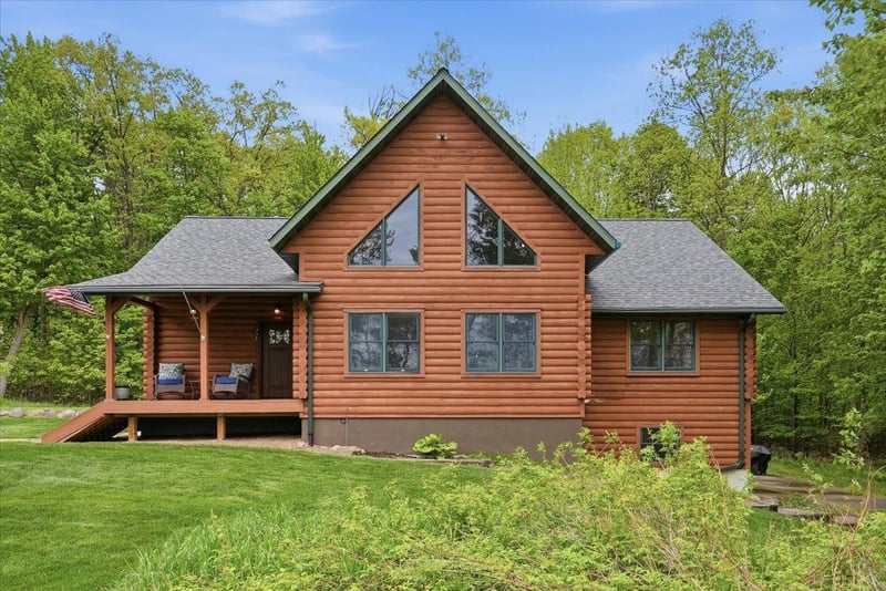 260 4th Ave, Clayton, WI 54004