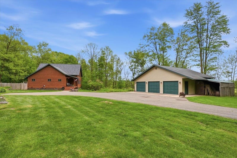260 4th Ave, Clayton, WI 54004