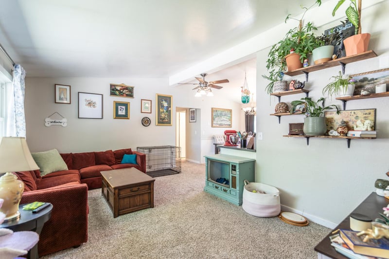 617 Cedar Ln, Moorhead, MN 56560