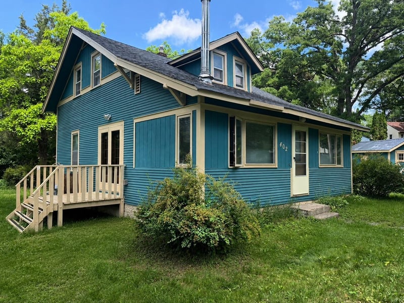 402 Stewart Rd, Willernie, MN 55090