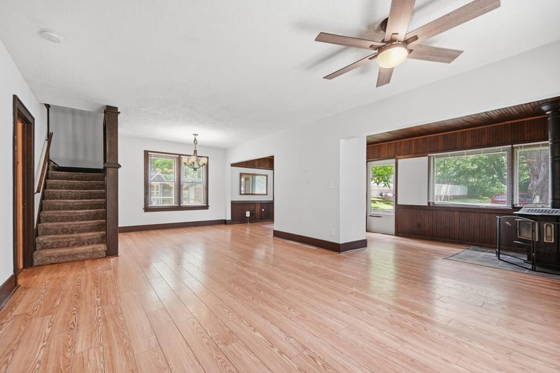 402 Stewart Rd, Willernie, MN 55090