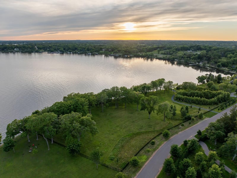 1415 Bracketts Point Rd, Orono, MN 55391