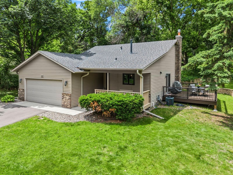 12 Oak Shore Dr, Burnsville, MN 55306
