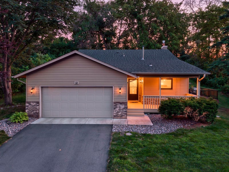 12 Oak Shore Dr, Burnsville, MN 55306