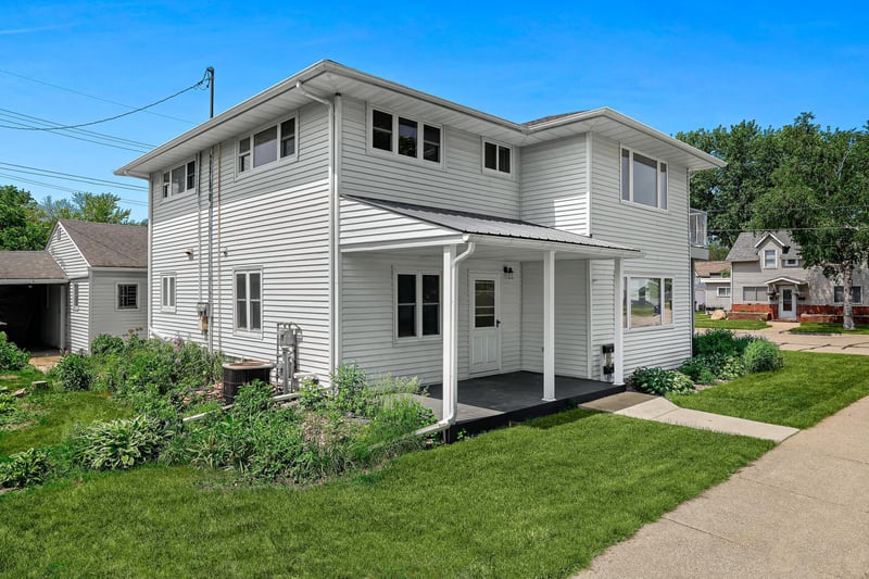 417 N Washington St, Lake City, MN 55041