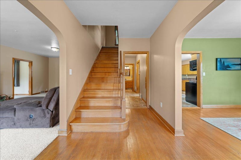 398 E Wall St, Ellsworth, WI 54011