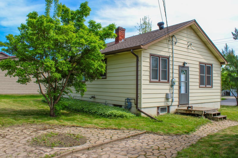 423 38th St E, Hibbing, MN 55746