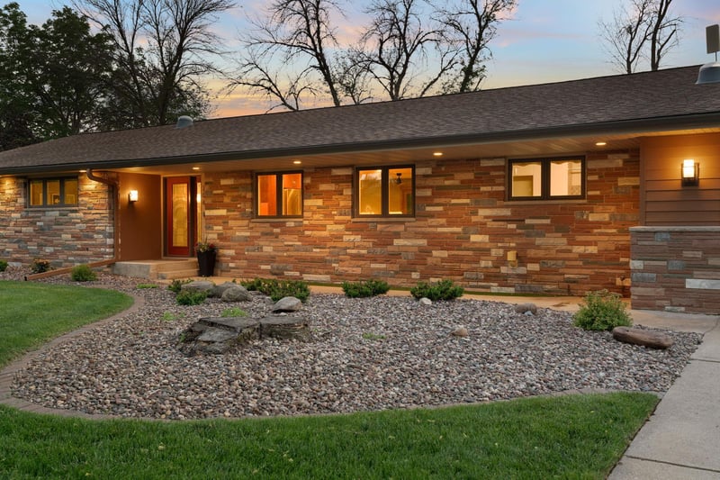 706 23rd St SW, Austin, MN 55912