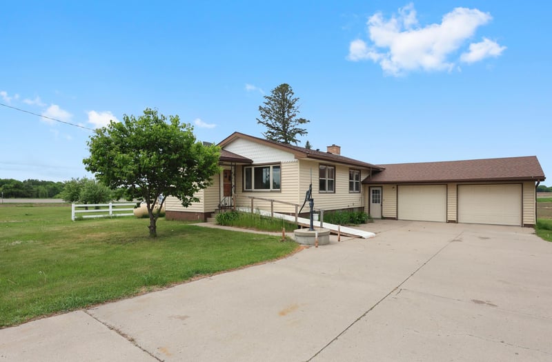 8601 Little Rock Rd NE, Foley, MN 56329