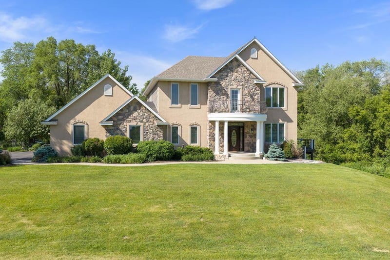 21390 France Blvd, Lakeville, MN 55044