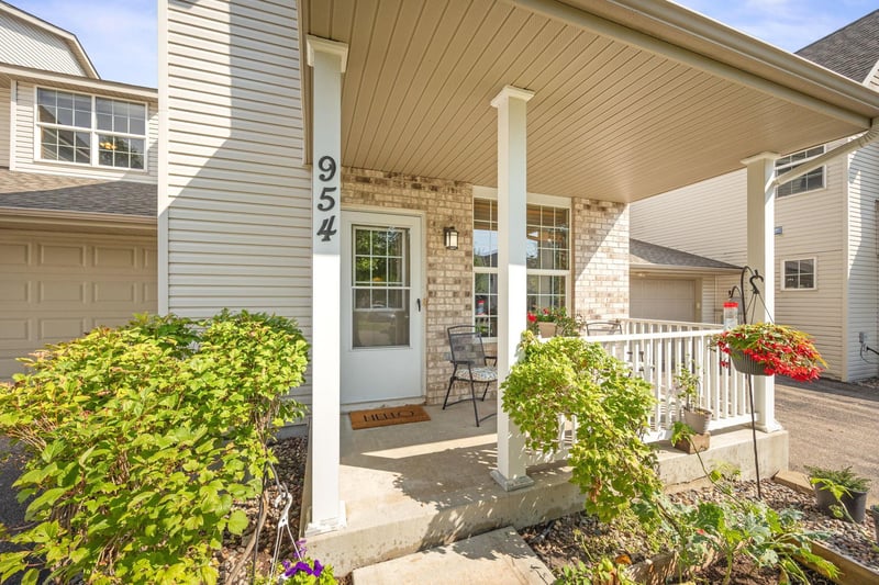 954 Conner St, Chaska, MN 55318