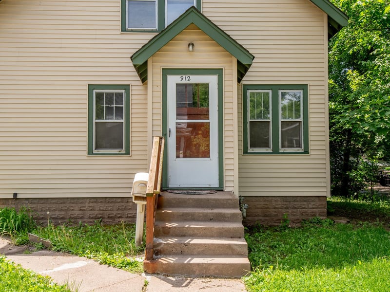 912 Fremont Ave, Saint Paul, MN 55106