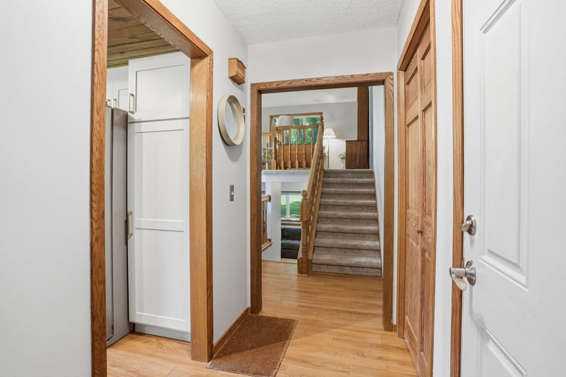 876 Curry Trl, Eagan, MN 55123