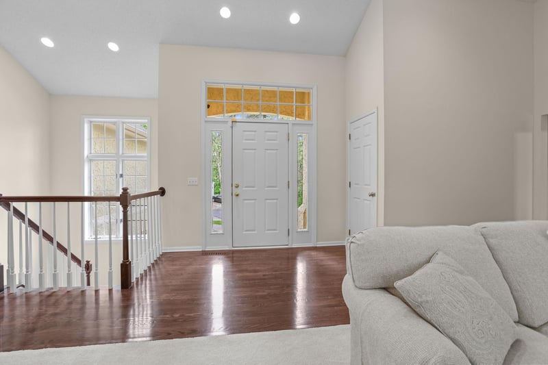 1711 Little Crow Dr, South Saint Paul, MN 55075