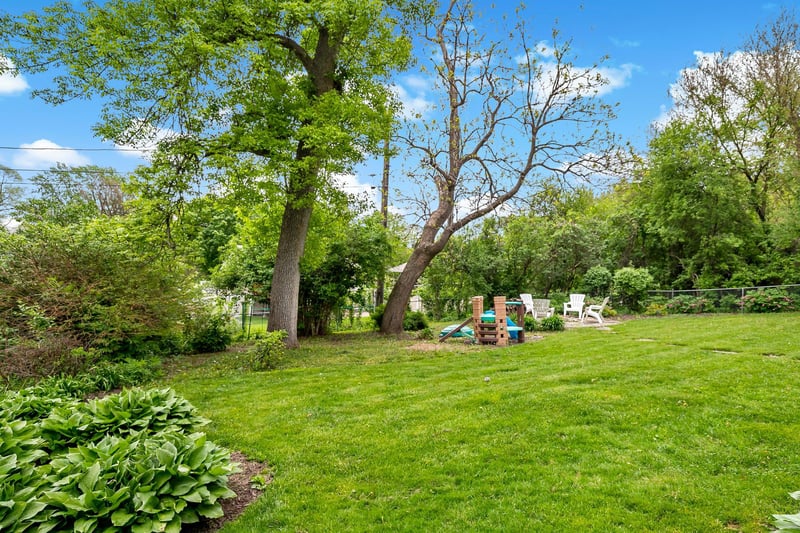 1896 Adele St, Maplewood, MN 55109