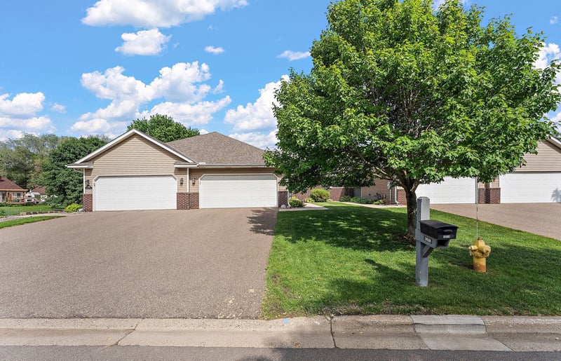 2618 Rosetown Ct, Roseville, MN 55113