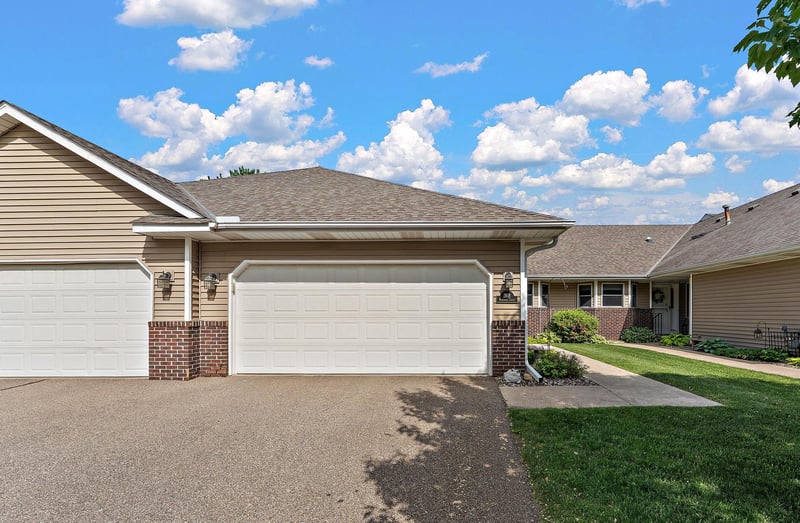 2618 Rosetown Ct, Roseville, MN 55113