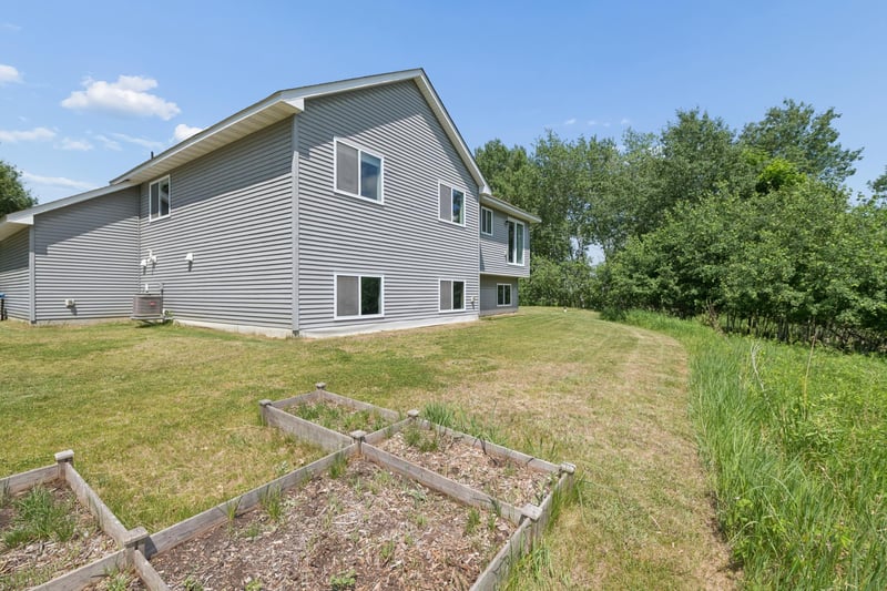 1850 357th Ave NE, Cambridge, MN 55008