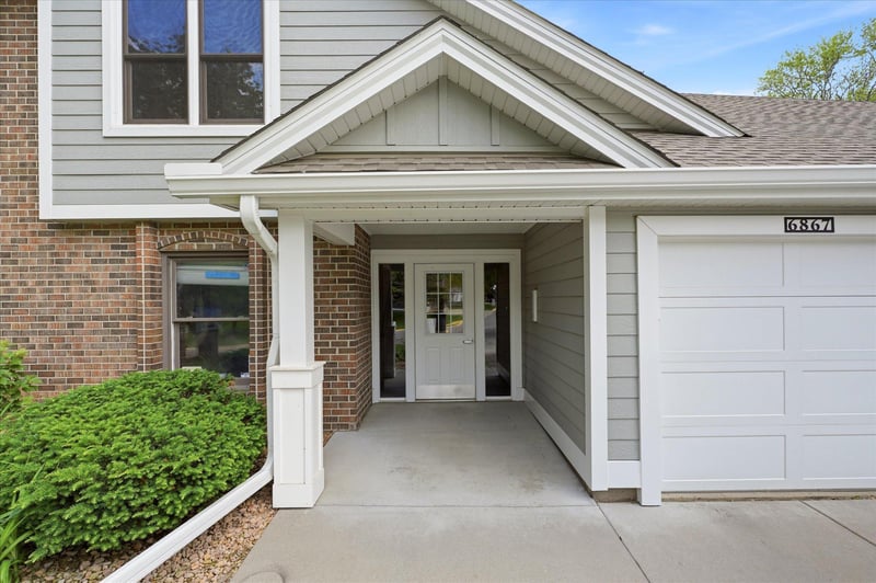 6869 Langford Dr, Edina, MN 55436