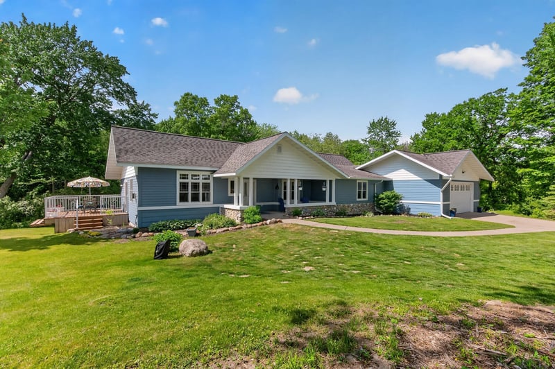 729 220th St, Osceola, WI 54020