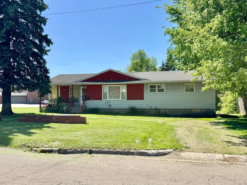 508 2nd St SE, Pelican Rapids, MN 56572