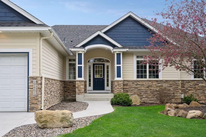 19461 Rawlins Cir NW, Elk River, MN 55330