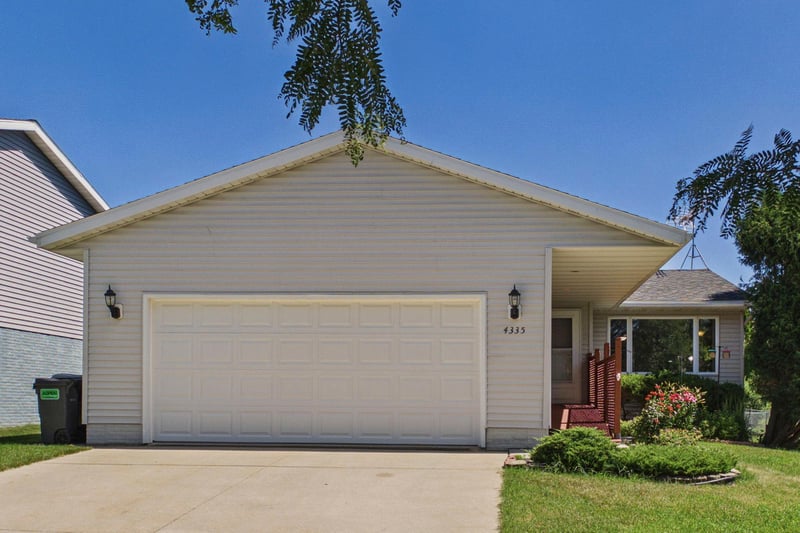 4335 Valley Dr NW, Rochester, MN 55901