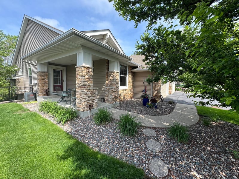 4711 Walnut Grove Ln N, Plymouth, MN 55446